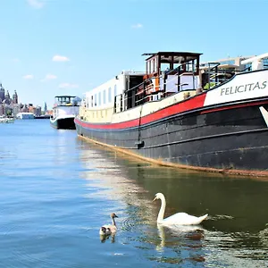 Felicitas Bateau-hôtel